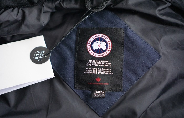 Canada Goose внутренний логотип 